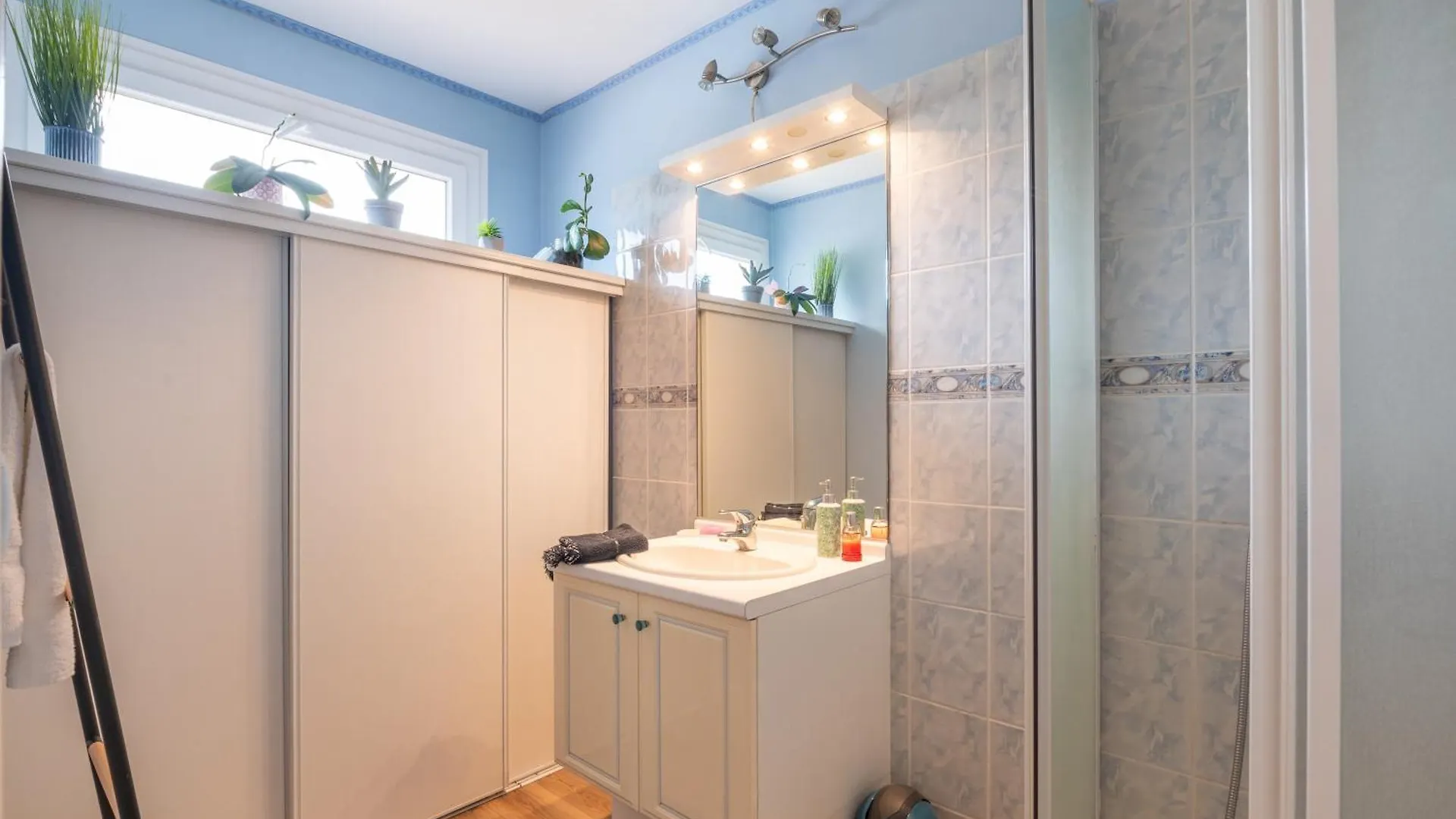 Maison Proche De La Mer Plage Riantec 0*,